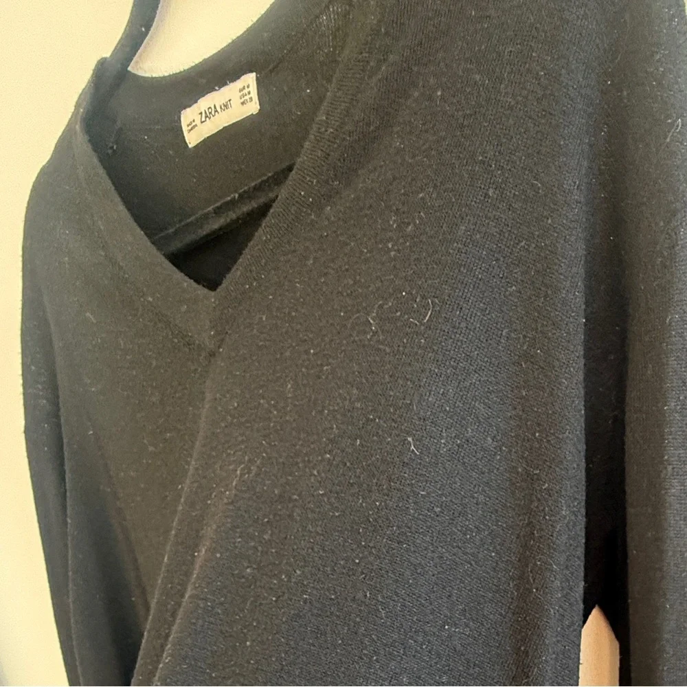 Black V-Neck Lightweight Knit Sweater – Zara - Picture 3 of 3